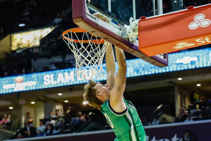 Bass Pro Tournament of Champions Missouri boys basketball dunk contest January 13 2024 Nate Latsch 25426